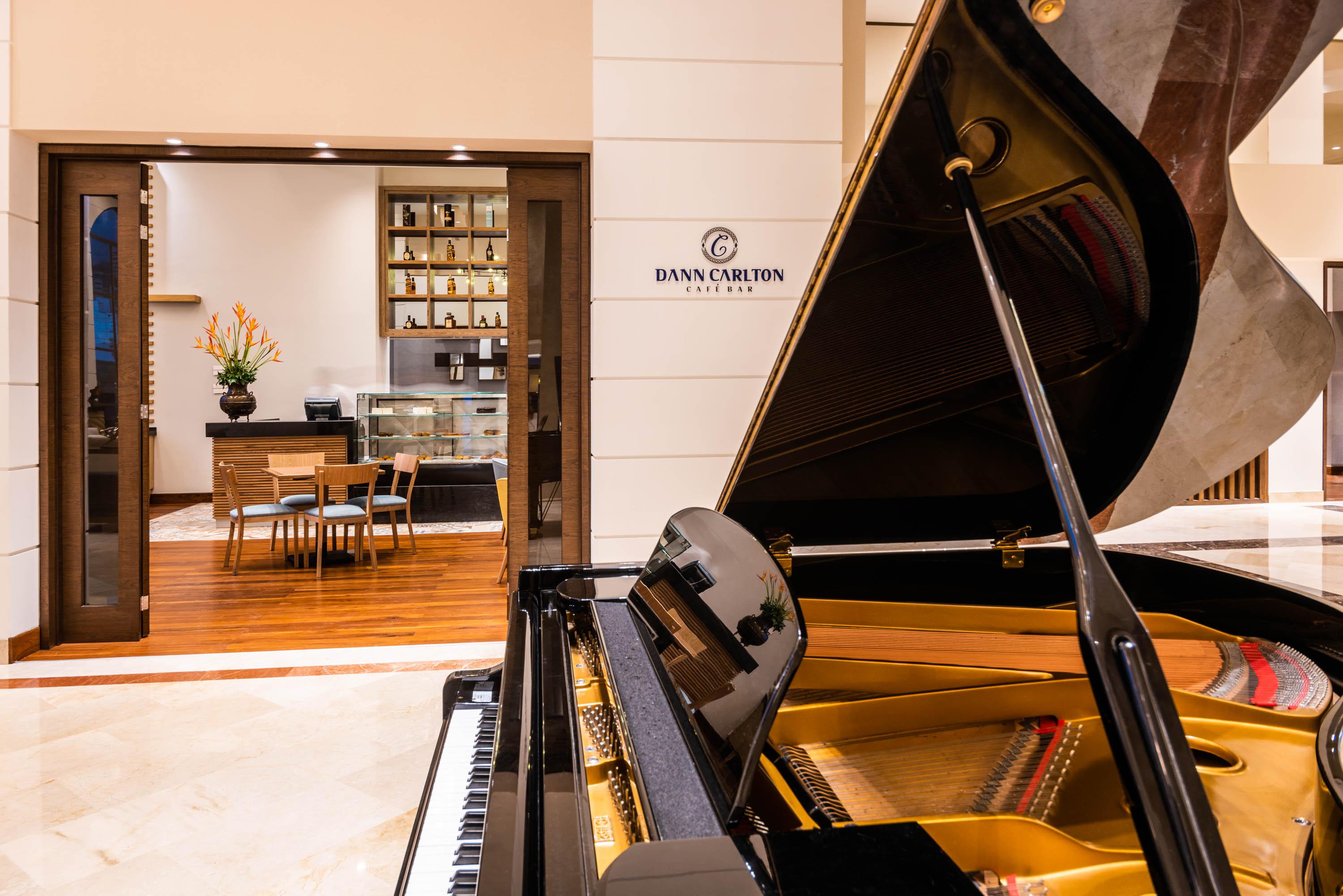Hotel Dann Carlton Bucaramanga Eksteriør billede Dan's Cafe