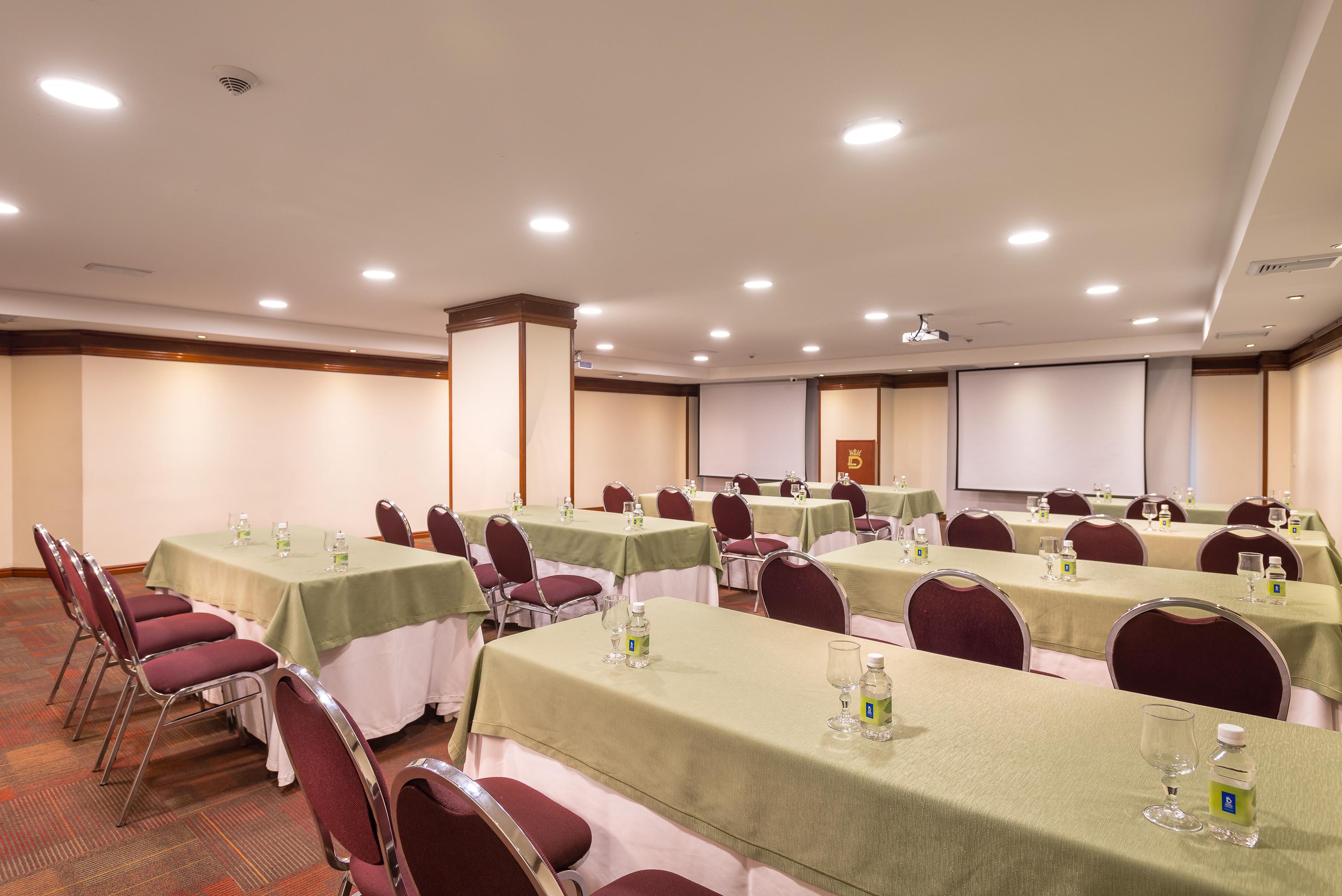 Hotel Dann Carlton Bucaramanga Eksteriør billede Meeting room