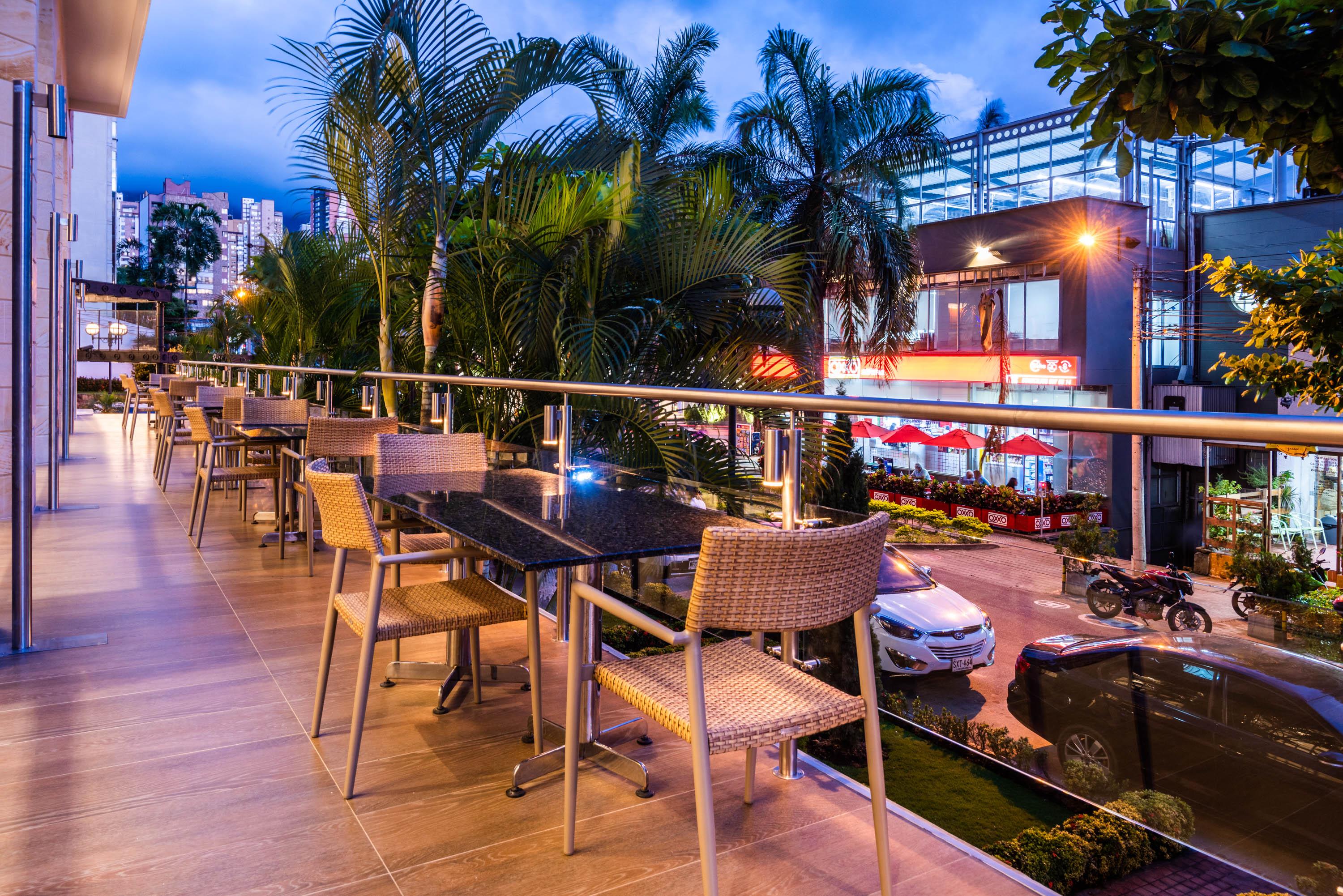Hotel Dann Carlton Bucaramanga Eksteriør billede The outdoor terrace at the hotel