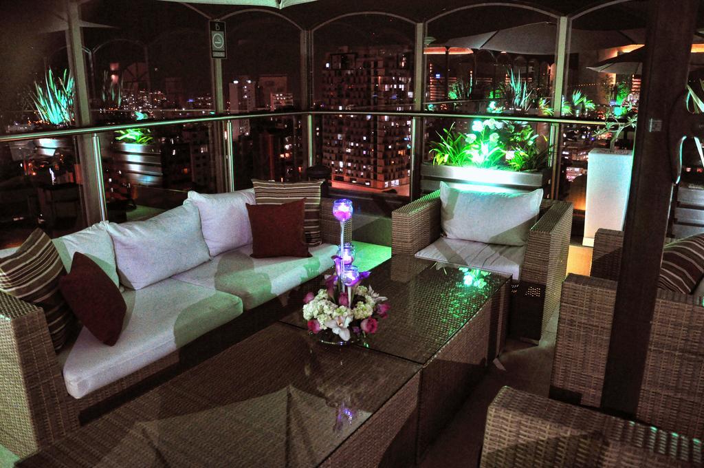 Hotel Dann Carlton Bucaramanga Eksteriør billede The Sky Bar