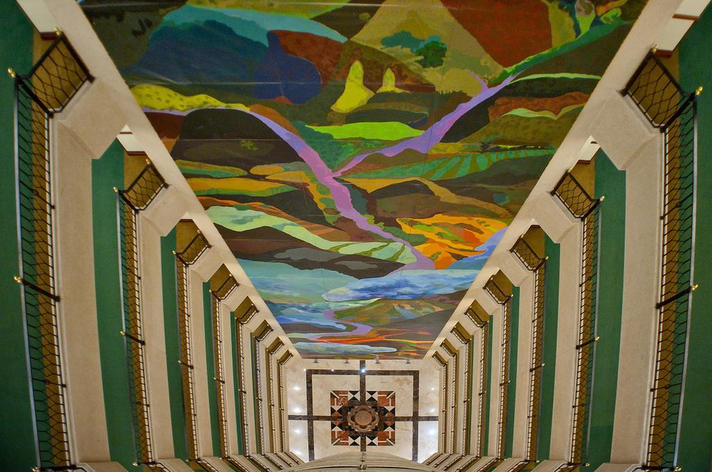 Hotel Dann Carlton Bucaramanga Eksteriør billede The ceiling of the staircase